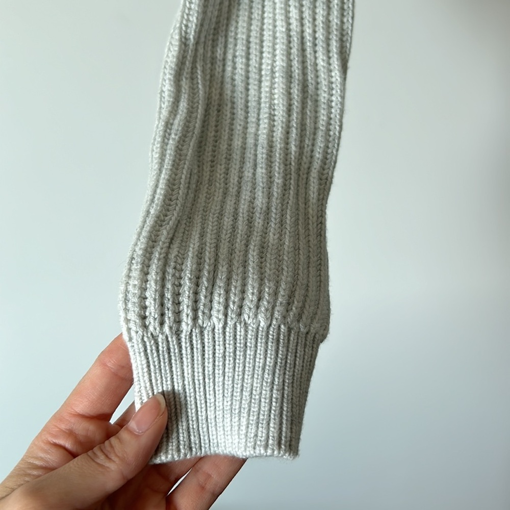 Garage Twist Front Cropped Sweater - Picture 4 of 5